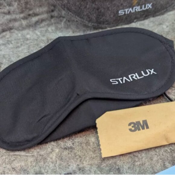 Starlux Airlines Travel Amenity Kits Felt Pouch NWT (Sealed) - Picture 3 of 10